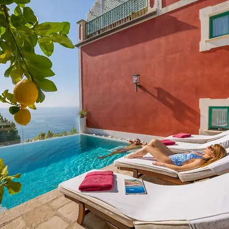 Aurora Villa